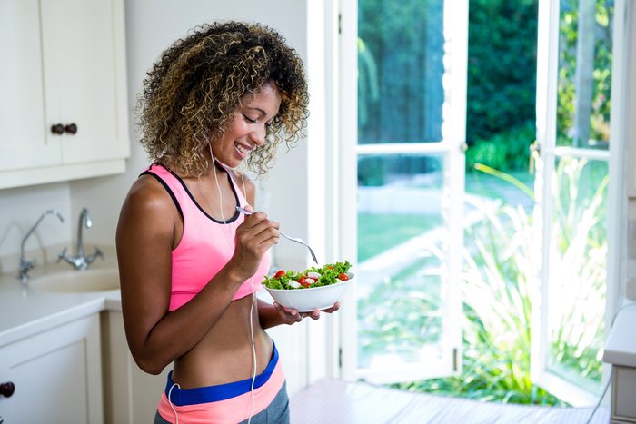 woman eating salad_proven weight loss strategies 