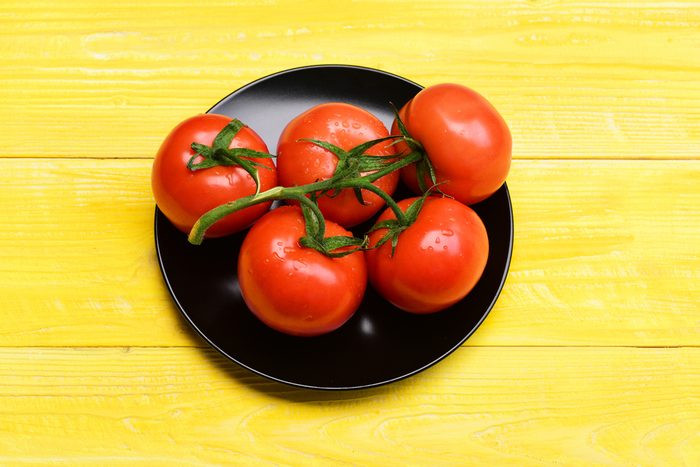 tomatoes on table_Eat for glowing skin