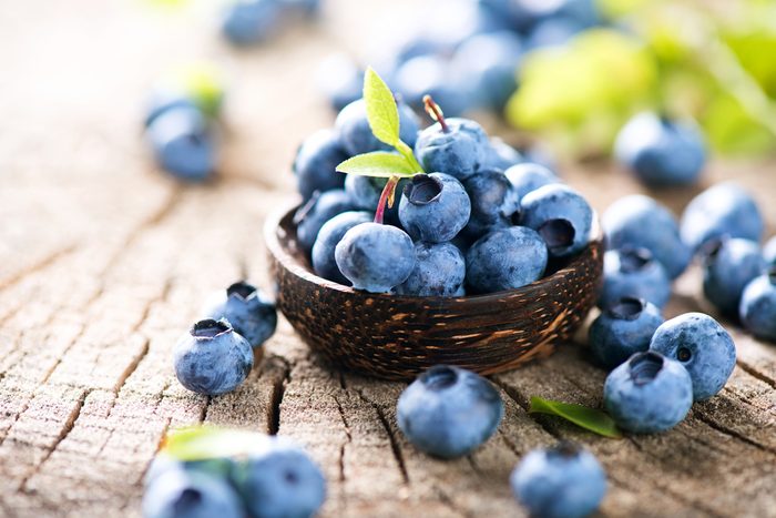prevent high cholesterol _blueberries