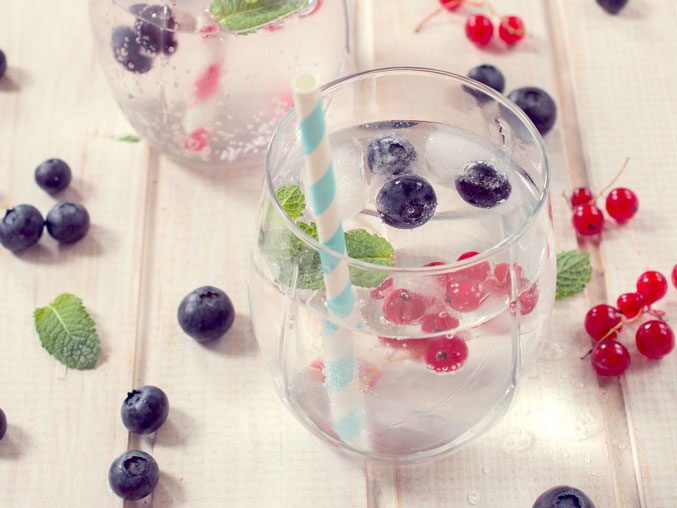 vodka lime soda with berries