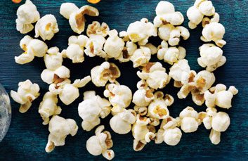 White-cheese flavoured popcorn
