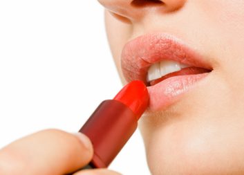 application lipstick