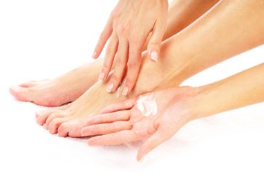 3 ways to fight foot fungus 