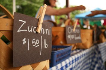 8 secrets to shopping at farmers' markets