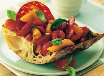 sausage pepper tomato bruschetta 353
