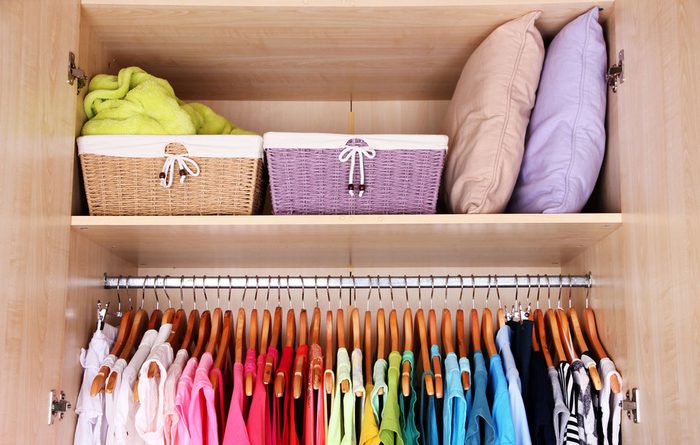 organizing-your-closet-baskets