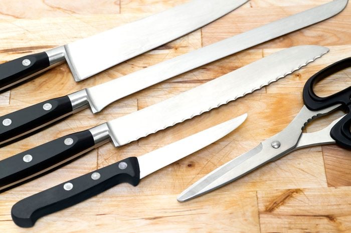 17-kitchen-shortcuts-kitchen-scissors