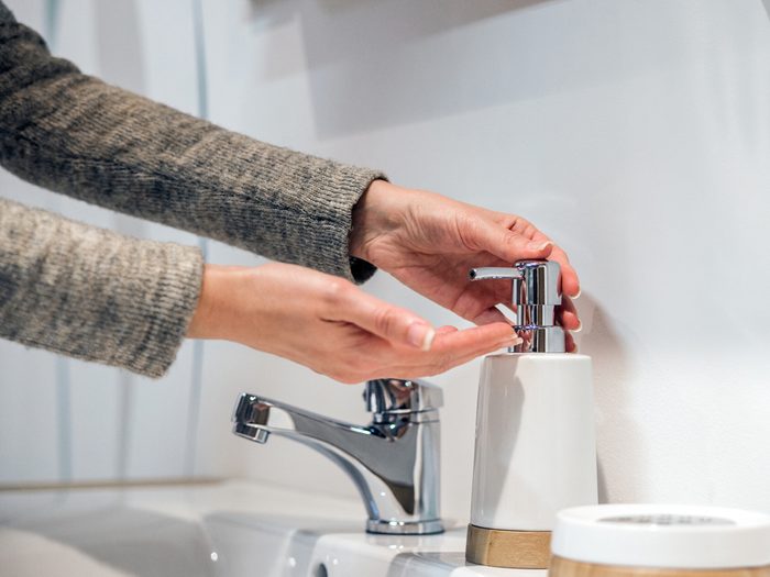stay healthy during the holidays - washing hands