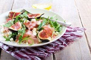 Quick And Healthy Fig and Prosciutto Salad with Orange Vinaigrette