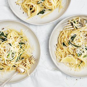 Easy One-Pan Creamy Lemon Linguine with Spinach