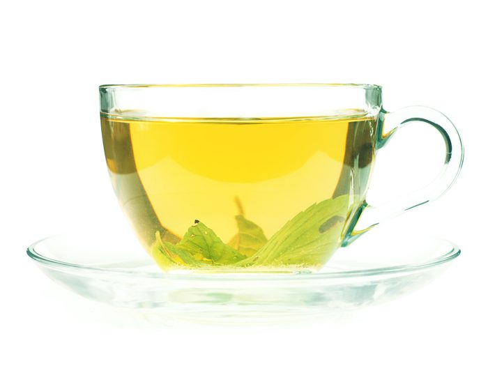 Soak a blister in green tea