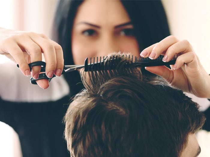 Hair stylist secret: deal with lice before getting a haircut