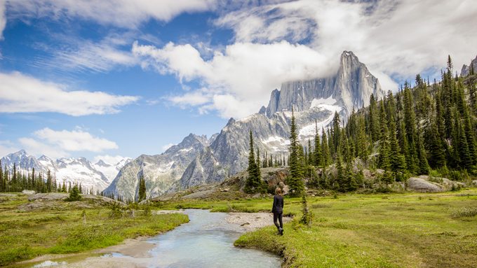 Hicking Checklist, a woman hiking in British Columbia
