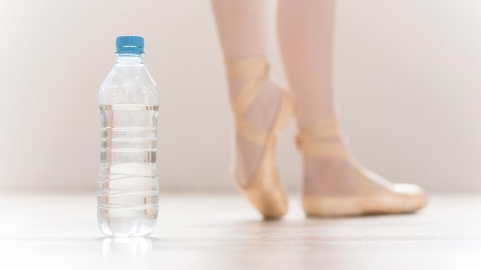 ballerinas drink water