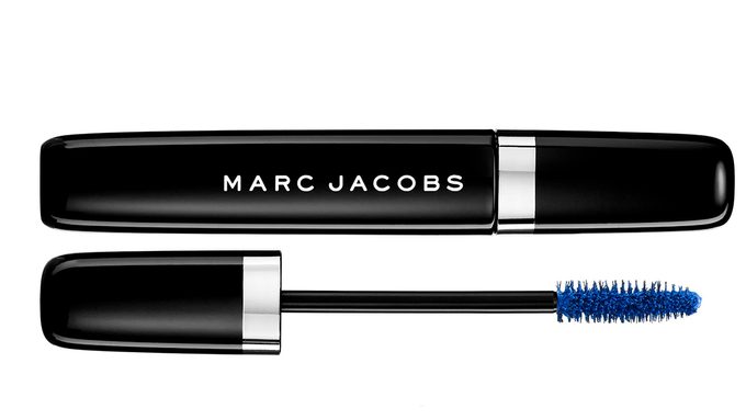Bombshell lashes with marc jacobs mascara