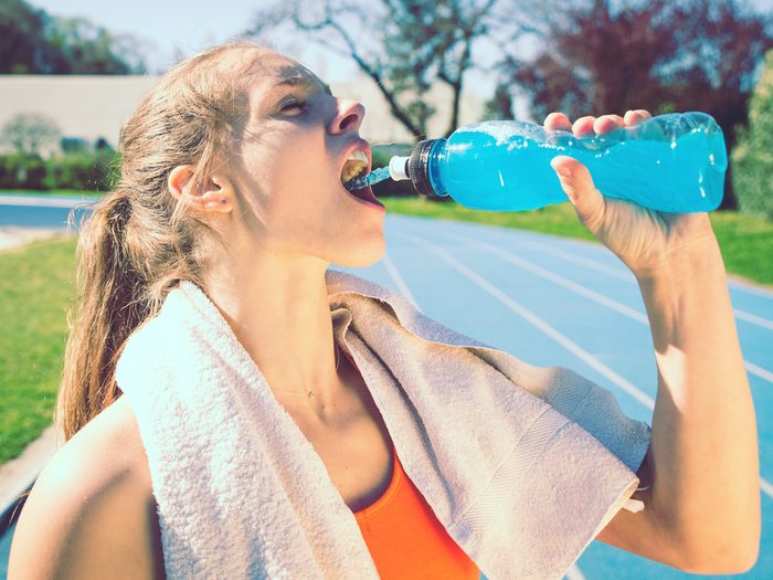 Skipping the sports drinks can reduce stomach bloating
