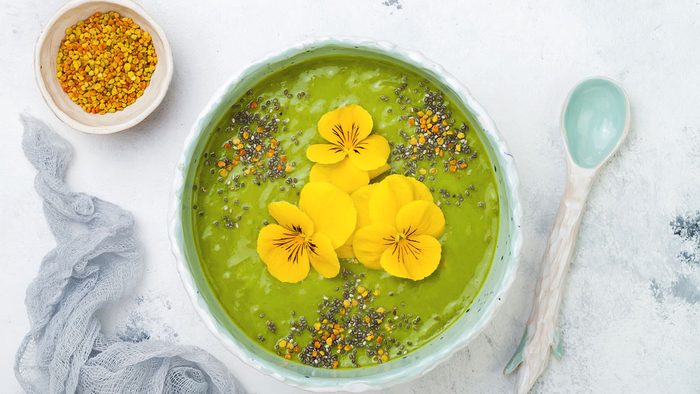 bee pollen smoothie bowl quick and easy breakfast ideas | healthy breakfast
