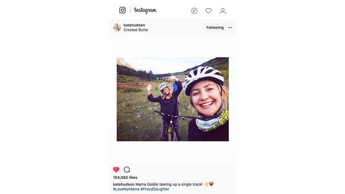 Kate Hudson Fitness Routine, Kate Hudson going for a bike ride with her mom Goldie Hawn