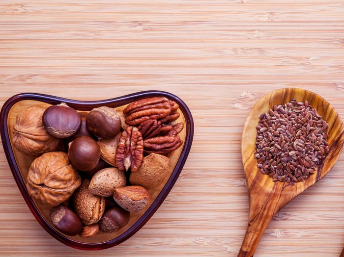 foods that fight colds nuts and seeds