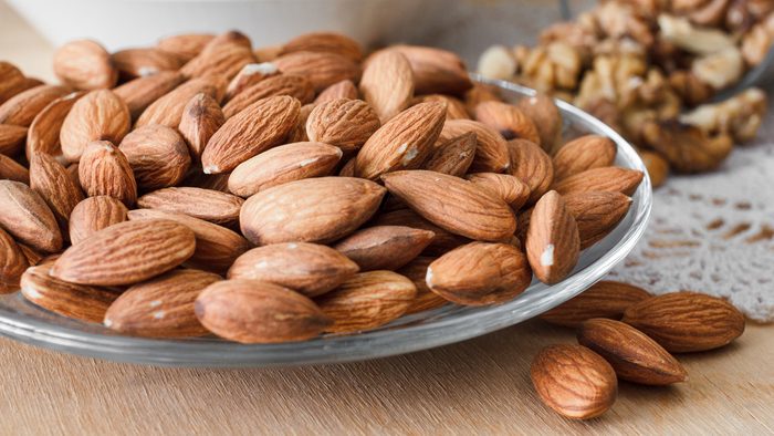 diet tips for sleeping better, nuts and almonds