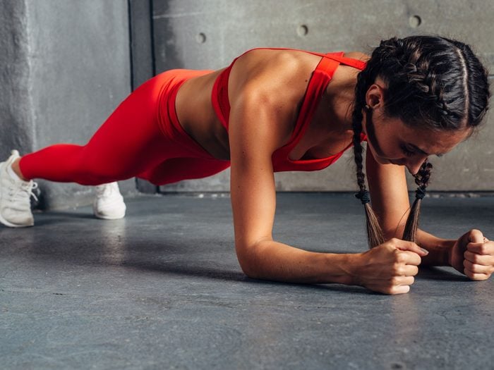 best arm exercises for women plank to push up