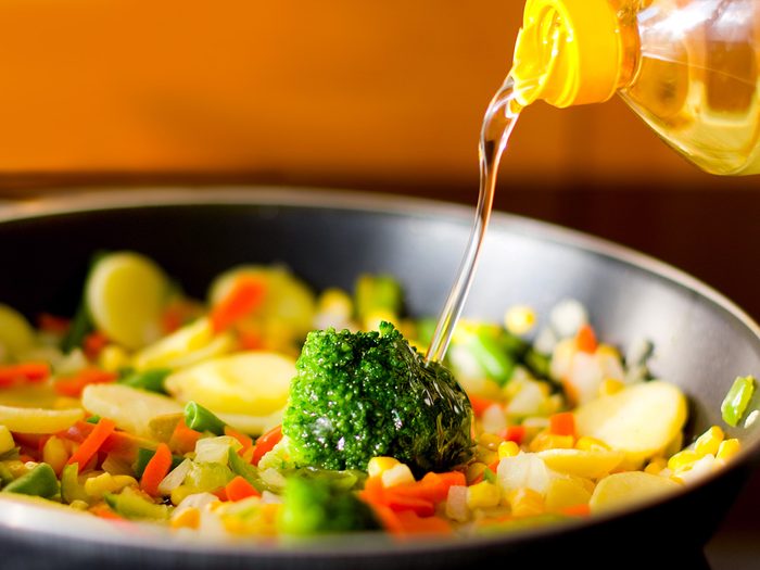 Cooking mistakes, vegetables drizzled in oil