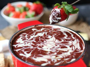 Dessert Without The Guilt: Healthy Red Velvet Fondue