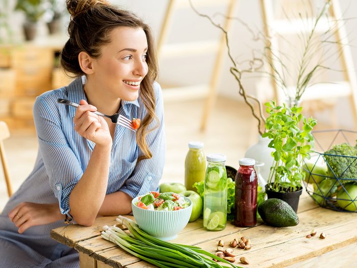 How to improve memory, woman eats salad