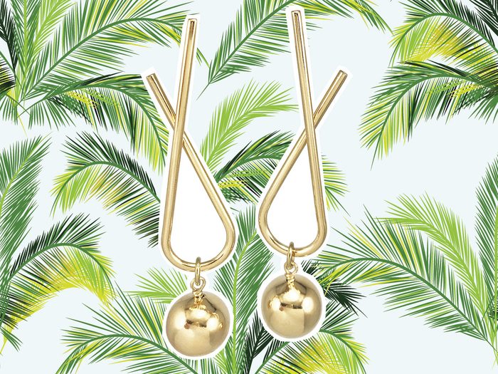 Gold earrings to wear on vacation