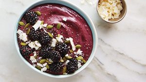 Power Your Morning with this Blackberry Acai Smoothie Bowl
