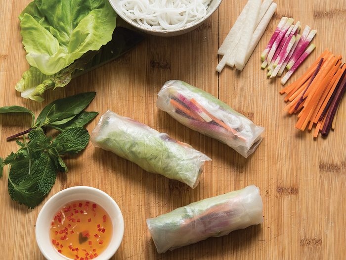 Vietnamese salad rolls, Rainbow rice paper rolls