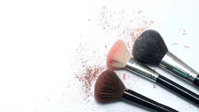 How to Clean Makeup Brushes