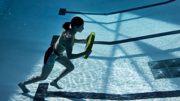 Yusra Mardini training in the pool