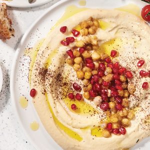 This Sumac-Spiced Homemade Hummus Recipe Is a Total Party App Win
