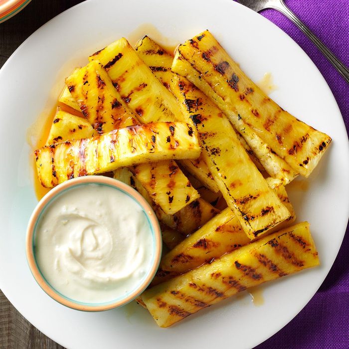 Grilled pineapple with dip