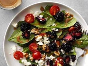 A Simple Spinach Salad For When You Don’t Want to Cook