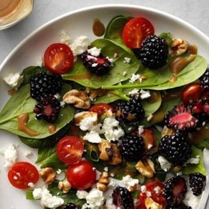A Simple Spinach Salad For When You Don’t Want to Cook
