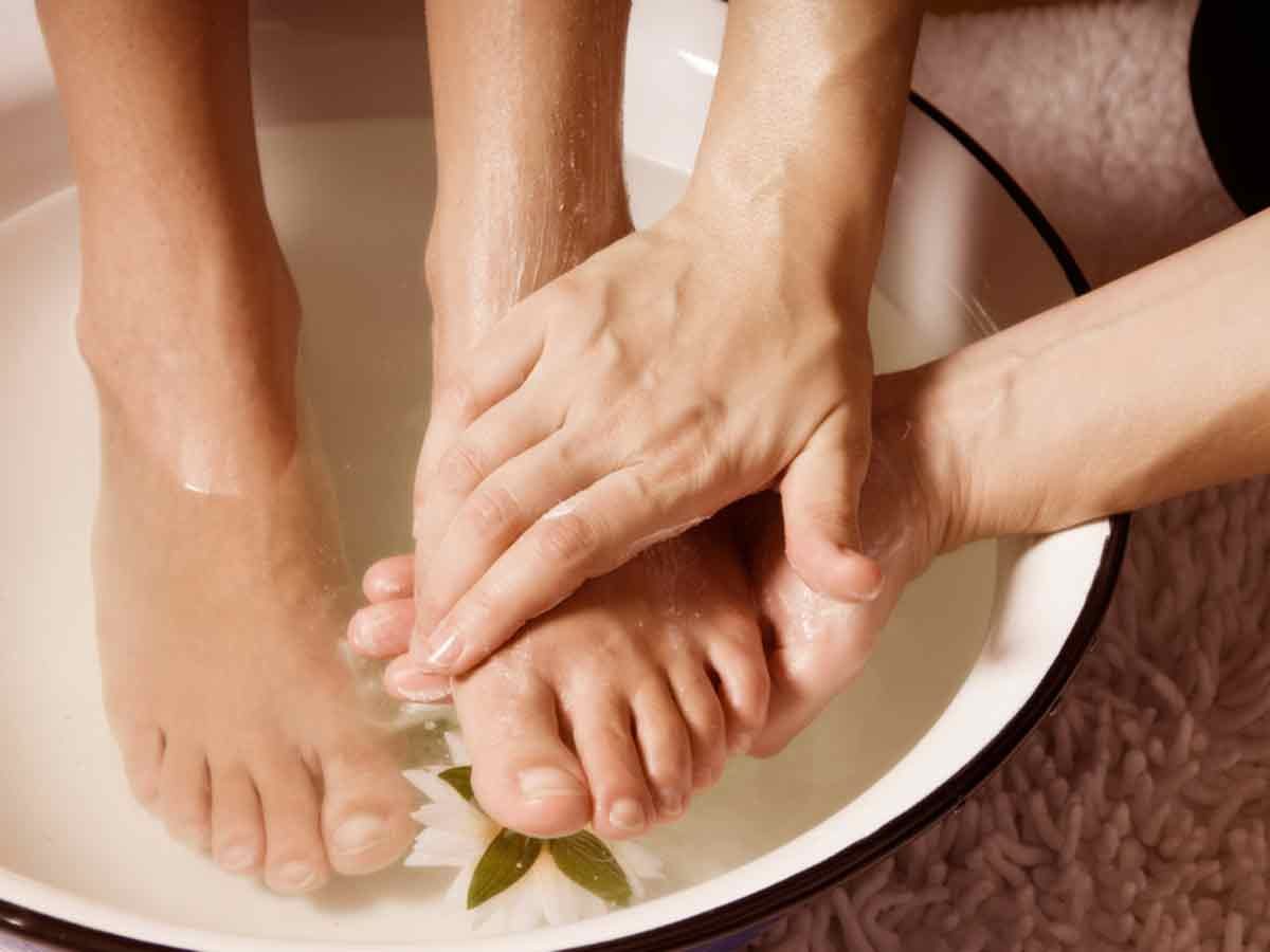 Relieve Foot Pain With These Natural Home Remedies