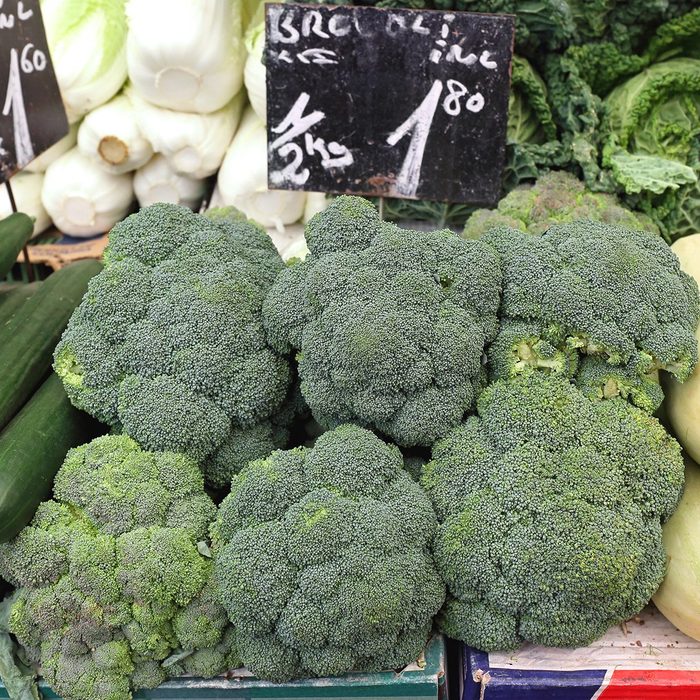 Fresh Broccoli at Farmers Market Stall; Shutterstock ID 400292143; Job (TFH, TOH, RD, BNB, CWM, CM): TOH