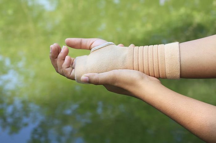carpal tunnel syndrome home remedies wrist pain