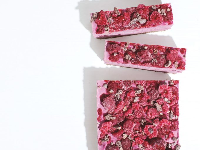 Cocoa raspberry tarts - vegan dessert