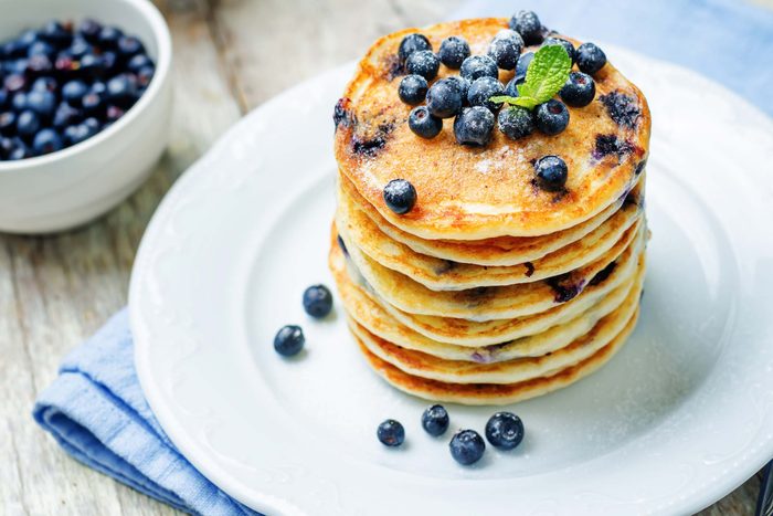 refuel after exercise | pancakes with blueberries