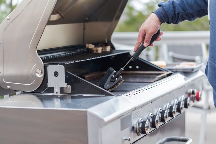 healthier grilling | cleaning the outdoor grill