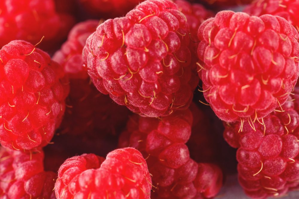low-carb diet mistakes | raspberries