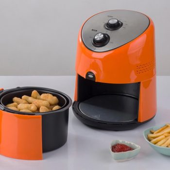 air fryer mistakes | image of an airfryer on the table
