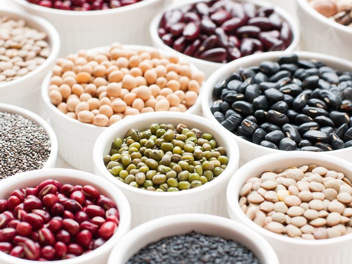 Collection,set,of,beans,,legumes,,peas,,lentils,on,ceramic,bowl