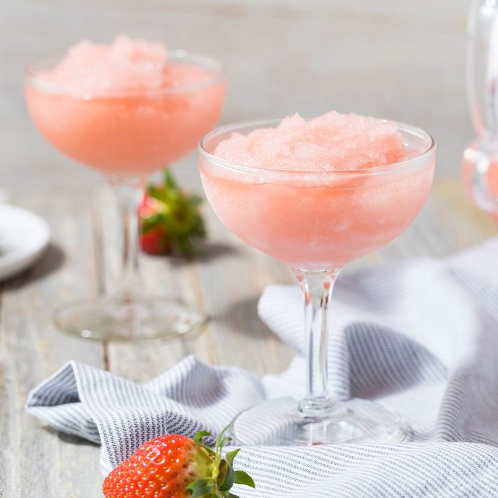 how to make frozen drinks Cold Refreshing Frozen Rosé Wine Cocktail