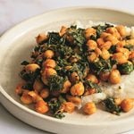 A Healthy 5-Minute Lunch: Paprika-Spiked Chickpeas and Greens