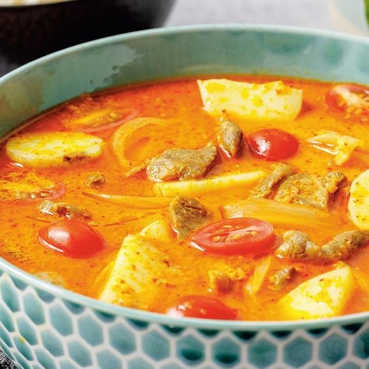 Have 45 Minutes? That’s All You Need for This Yellow Curry and Beef Recipe