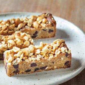 Love Brownies? You’ll Adore These Millet, Peanut Butter and Chocolate Blondies
